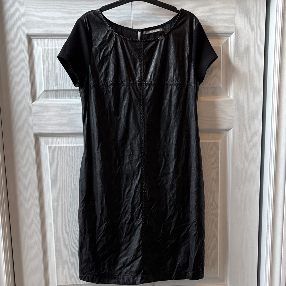 Gaudi Italy black short sleeve dress vegan  leather front w pockets EUC